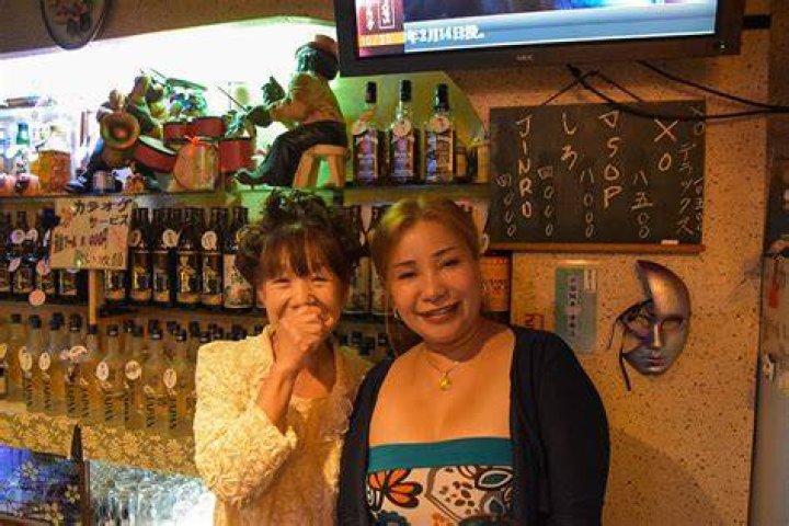 横須賀 中央 スナック 若い